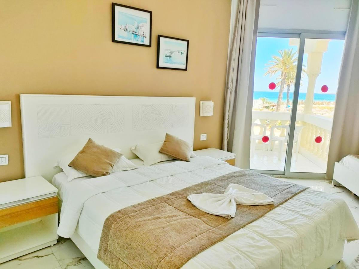 Hotel Neptunia Skanes 3*